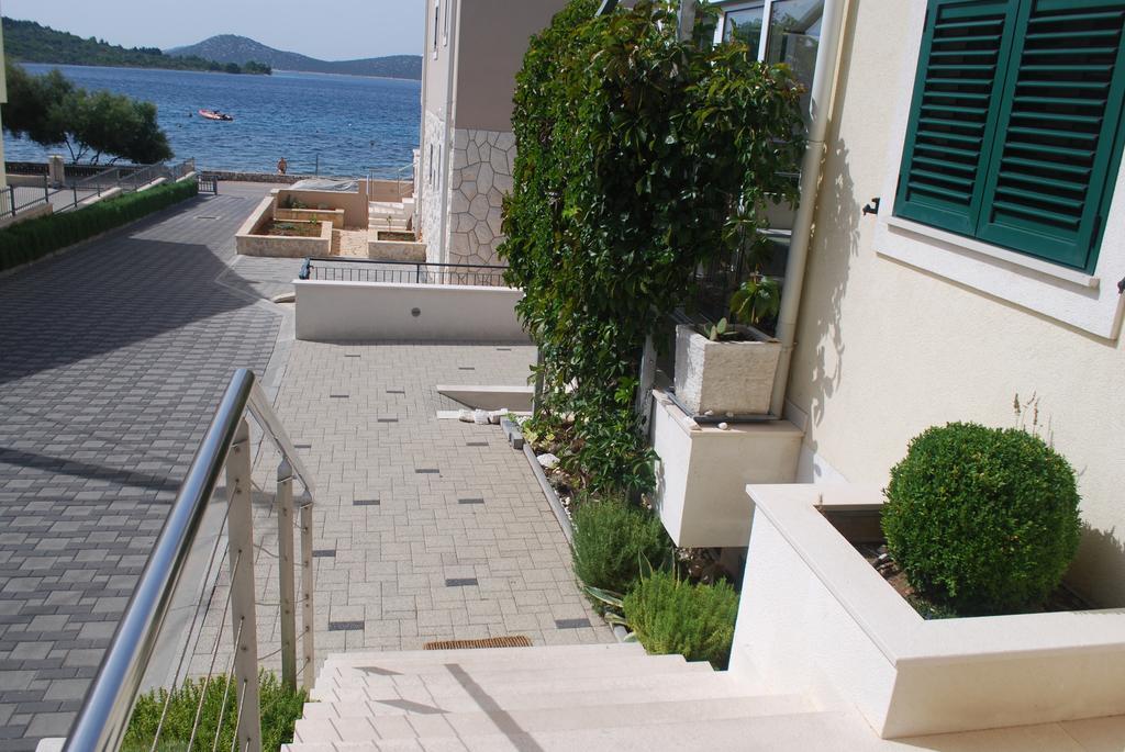 Apartments Villa Lili Lovetovo Vodice Exterior foto